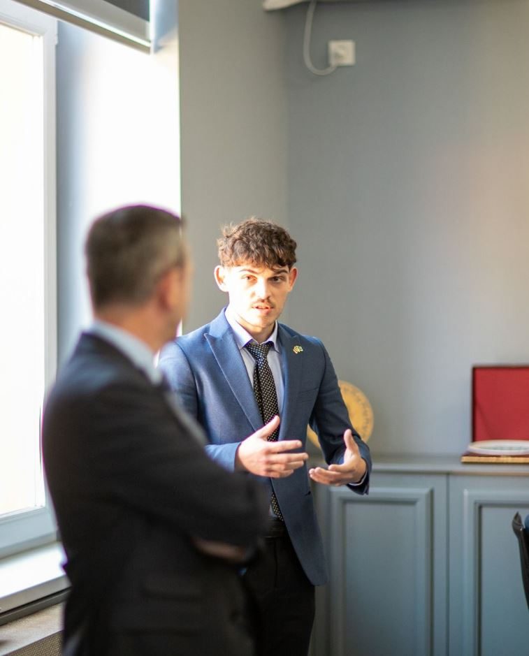 De la Viziune la Parteneriate: Cum a Transformat Vlad Augustin Întâlnirea ETSO – Premier Group într-un Plan Comercial Aplicat