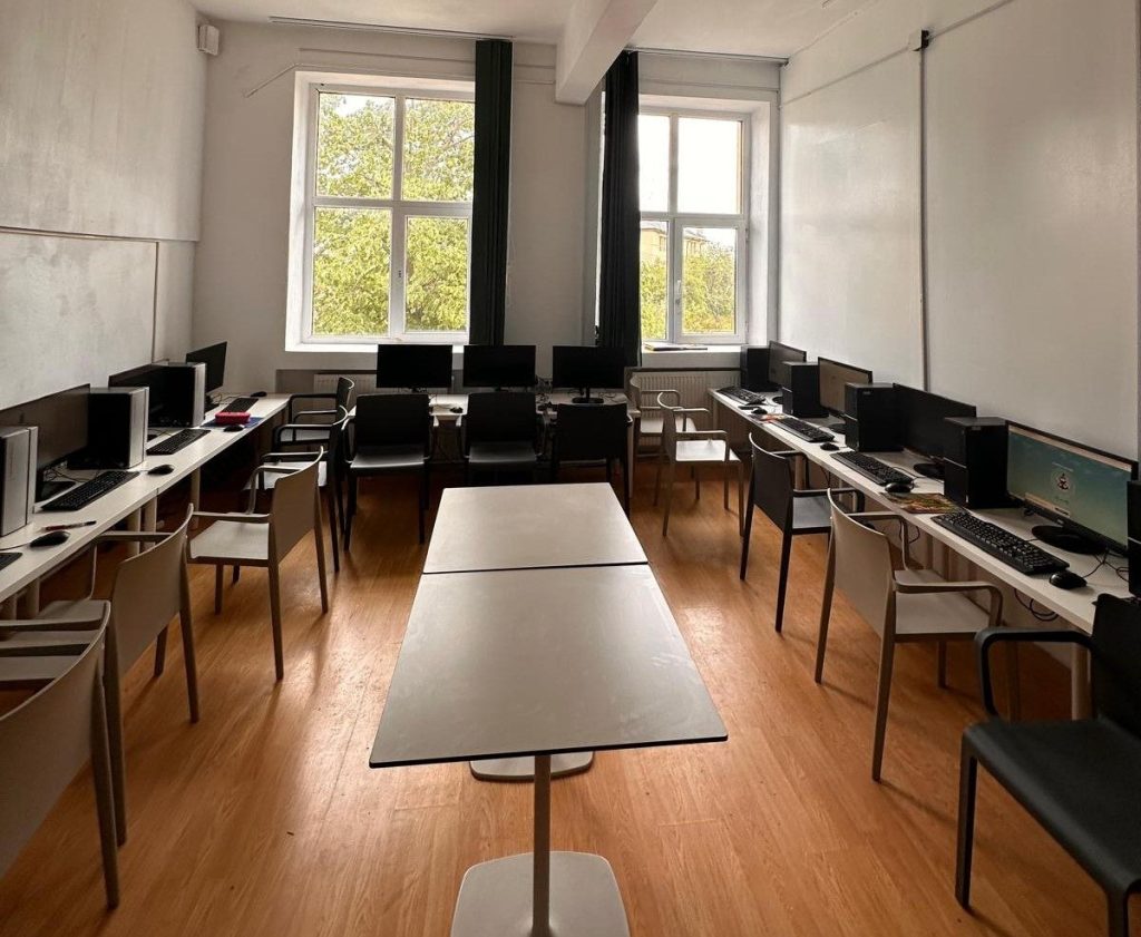Fii vocea schimbării în educație, susține EduAct
