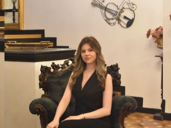 Beatrice Irimia, Junior Sales Advertising, Asigură Serate Elegante într-un Cadru de Lux